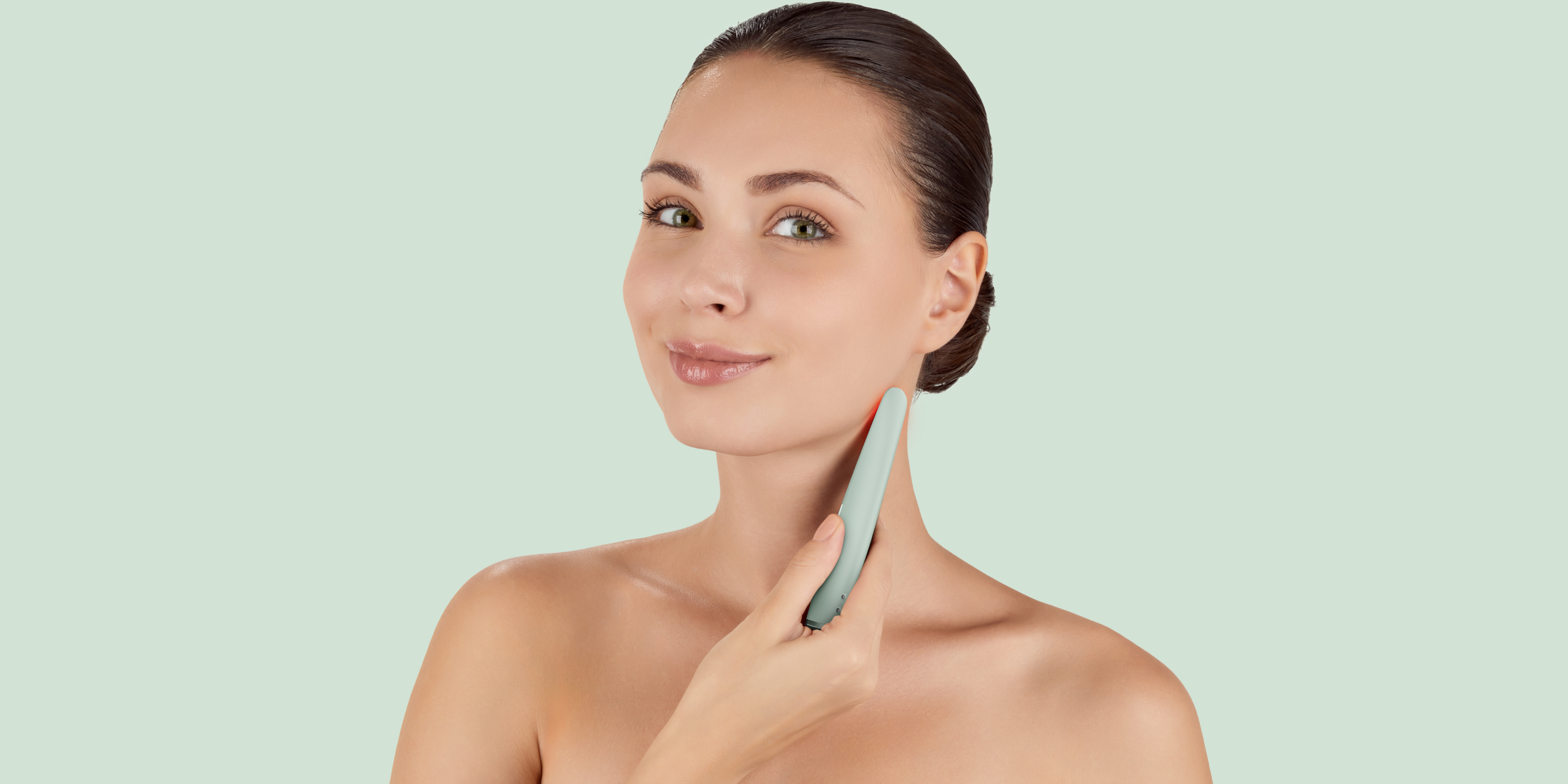 MicroCurrent Face-Lifting & Skin Smoothing Technology