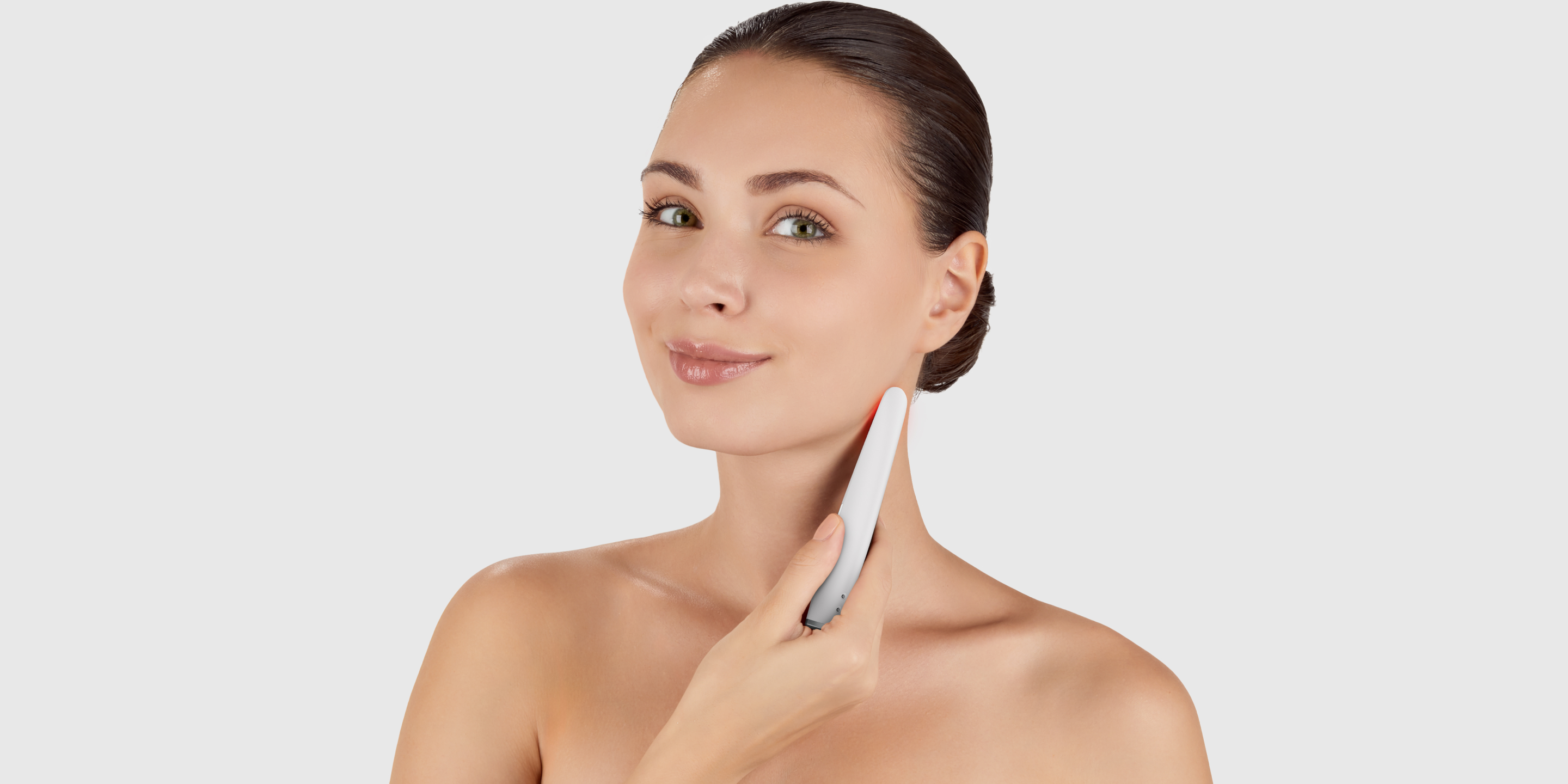 MicroCurrent Face-Lifting & Skin Smoothing Technology