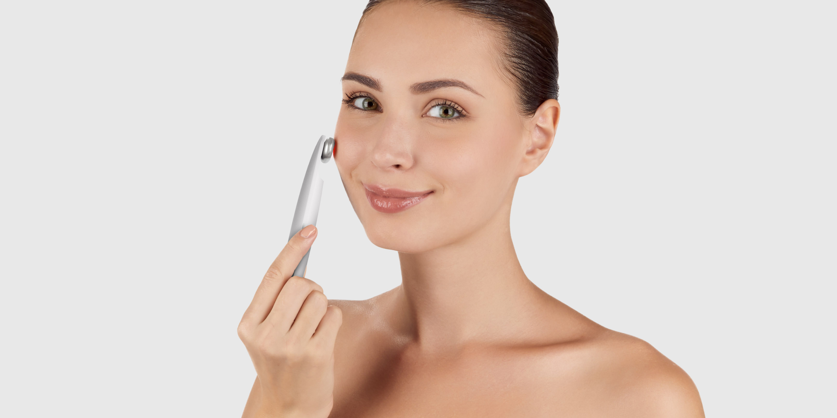 MicroCurrent Face-Lifting & Skin Smoothing Technology